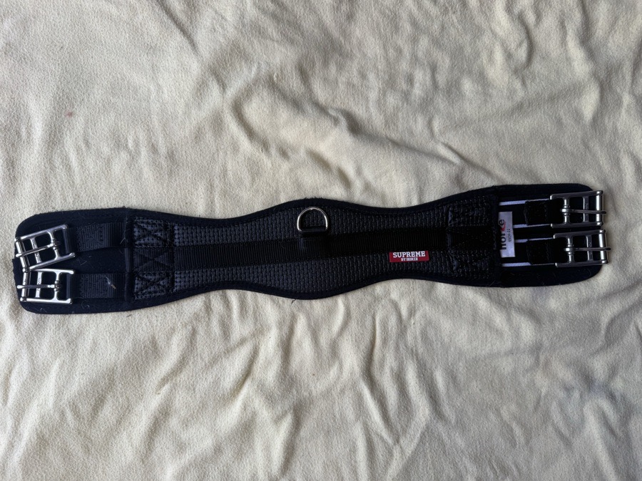 22” Supreme by Horze girth