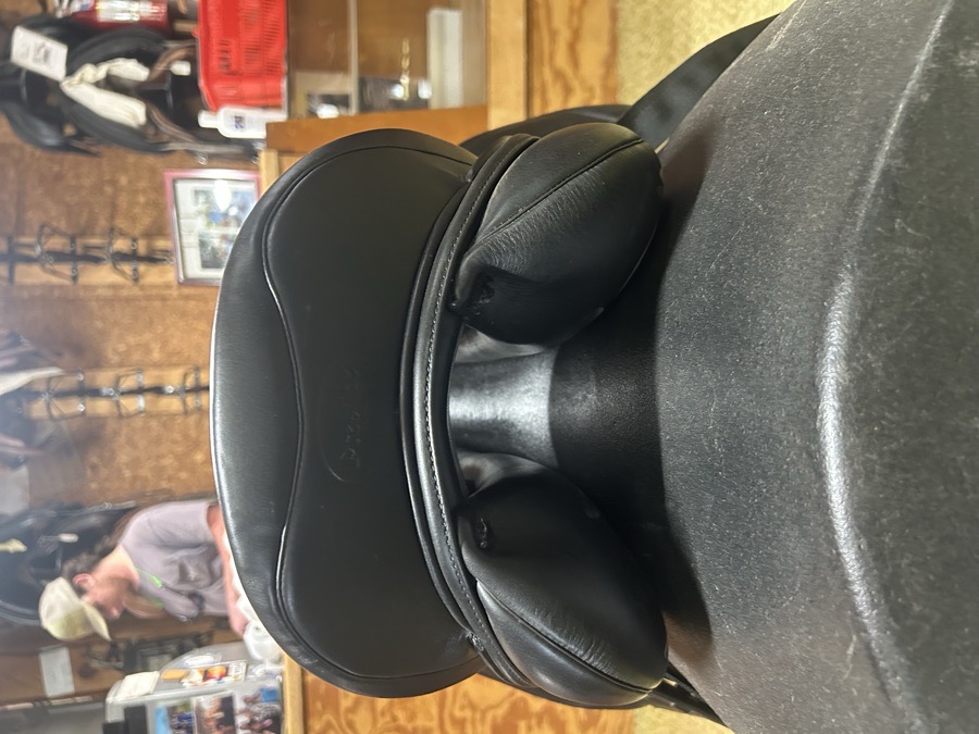16 in Prestige optimax big block dressage saddle