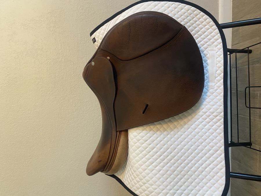 Custom Saddlery Saddle 