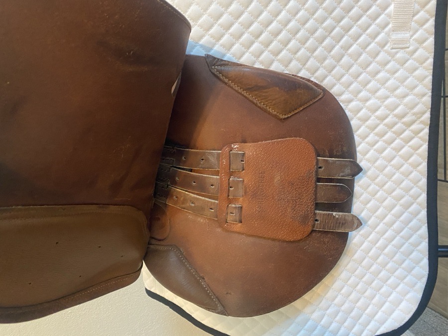 Custom Saddlery Saddle