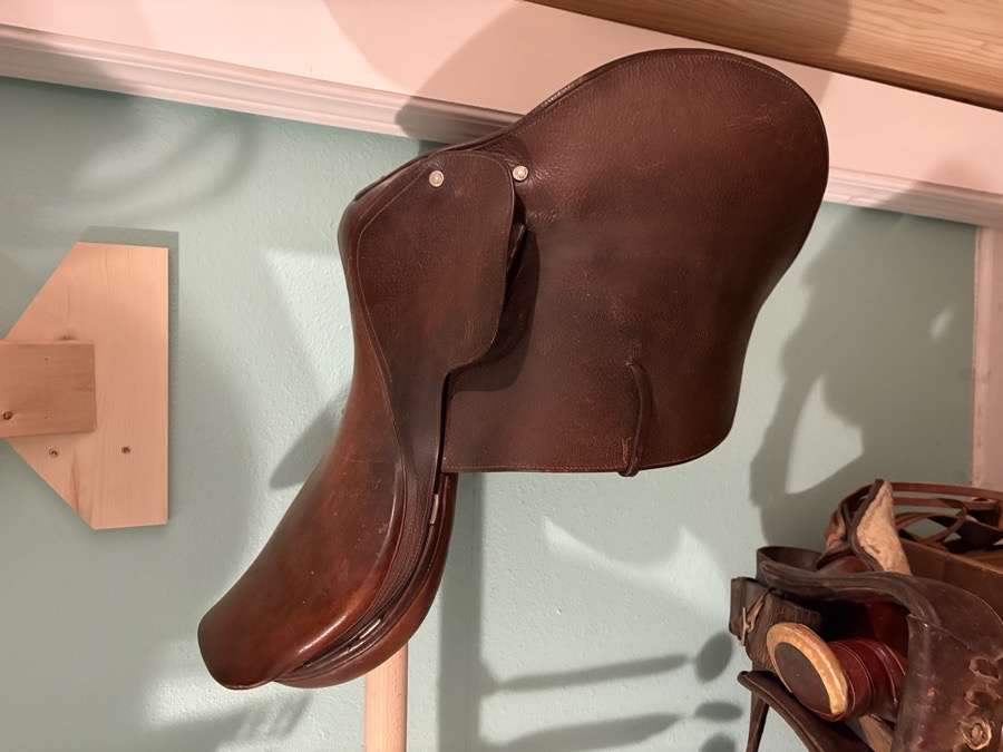 Crosby England Saddle 16”