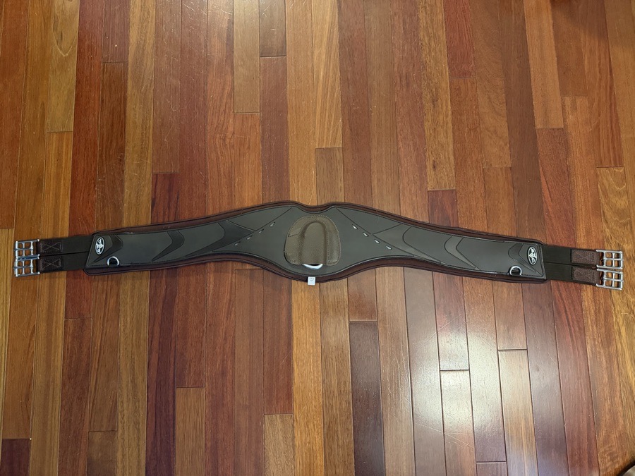 Professional’s Choice VenTECH Contoured Jump Girth 48”