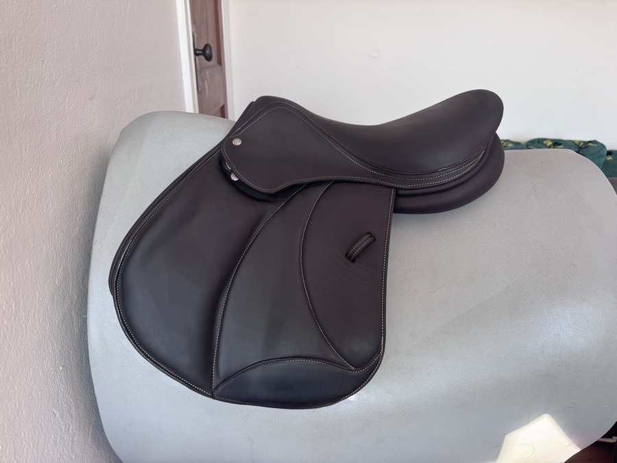 16.5” 2023 Voltaire Palm Beach PRO Saddle - 2AA - Full Buffalo