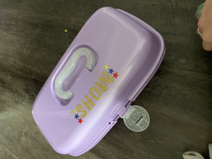 Show hair/makeup box