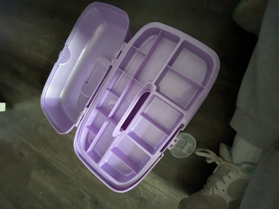 Show hair/makeup box