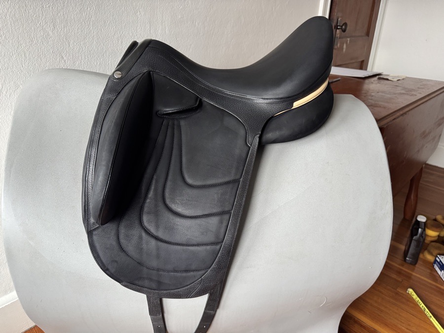 17.5” 2024 Devoucoux Makila Harmonie Dressage Saddle - 2A - Full Buffalo