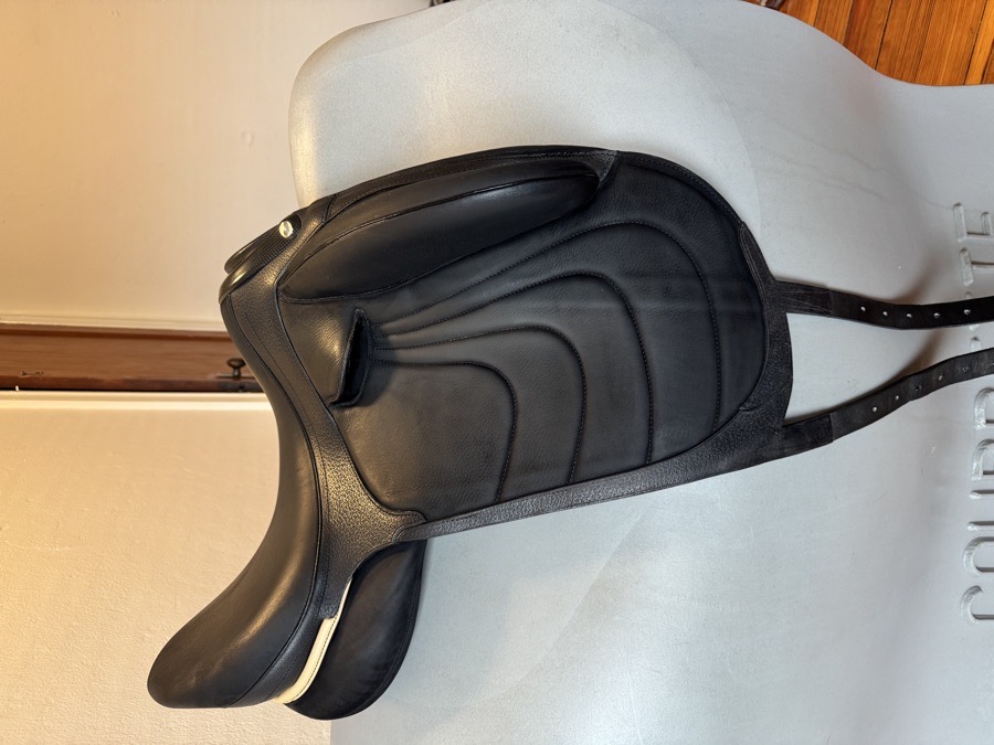 17.5” 2024 Devoucoux Makila Harmonie Dressage Saddle - 2A - Full Buffalo
