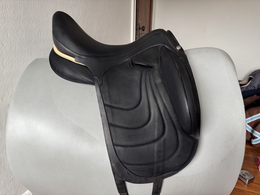 17.5” 2024 Devoucoux Makila Harmonie Dressage Saddle - 2A - Full Buffalo