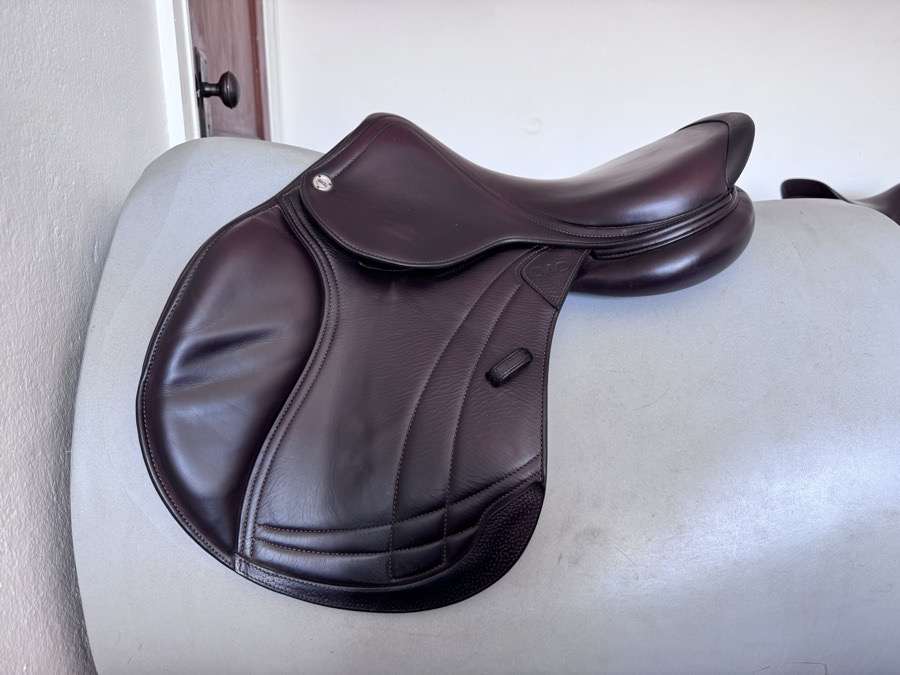 17” 2022 CWD SE38 Hunter Mademoiselle 2Gs Saddle - 1LH - Full Buffalo