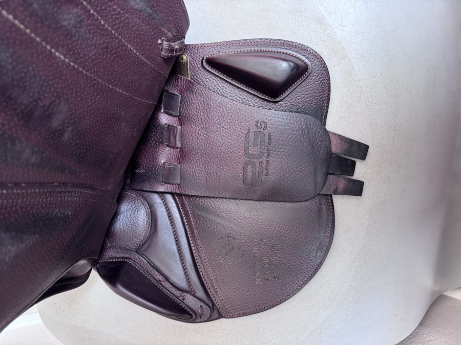 17” 2022 CWD SE38 Hunter Mademoiselle 2Gs Saddle - 1LH - Full Buffalo