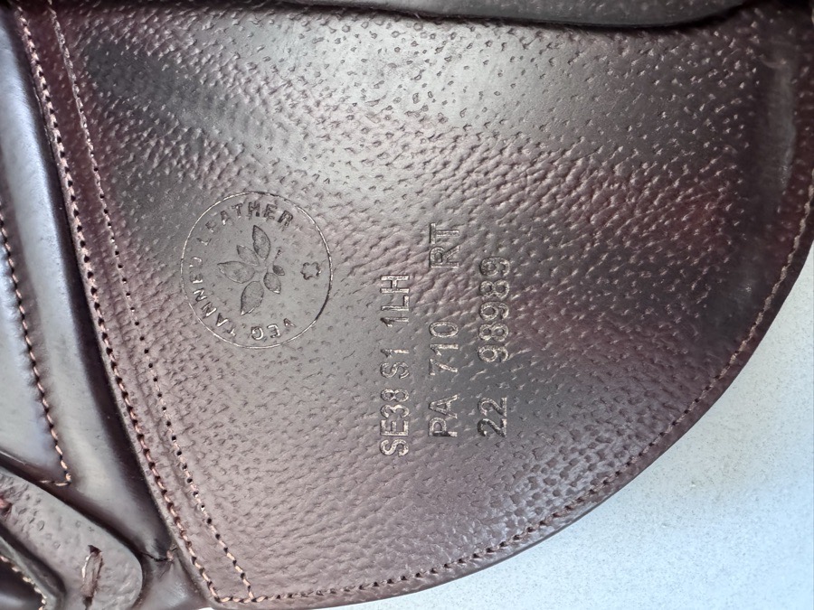 17” 2022 CWD SE38 Hunter Mademoiselle 2Gs Saddle - 1LH - Full Buffalo