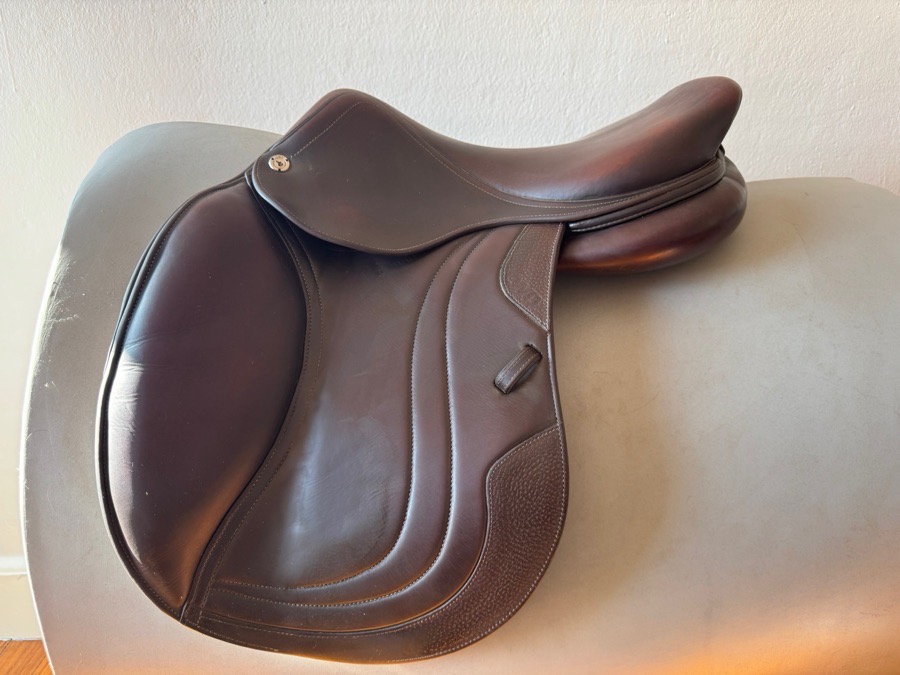 17” 2020 CWD SE01 Saddle - 3L - Full Buffalo!
