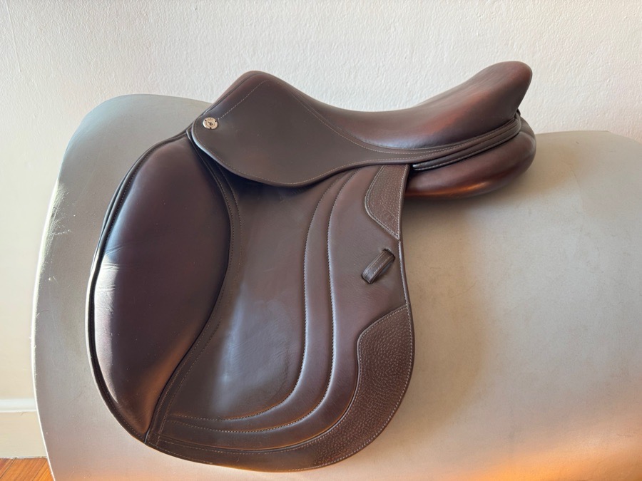 17” 2020 CWD SE01 Saddle - 3L - Full Buffalo!
