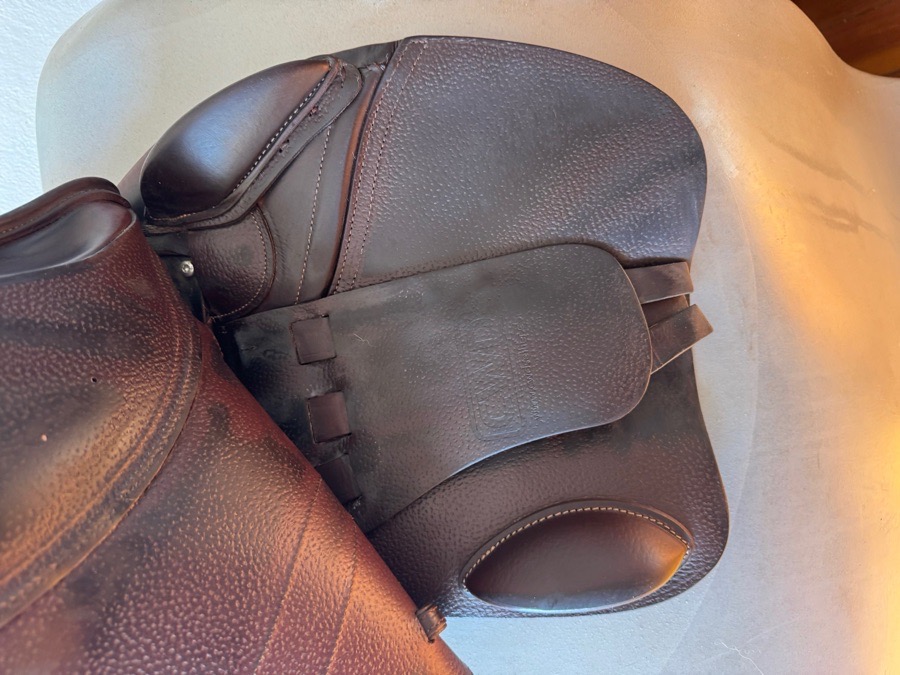 17” 2020 CWD SE01 Saddle - 3L - Full Buffalo!