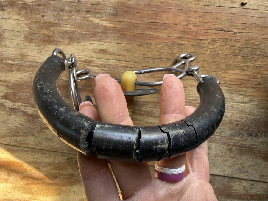 5” (125mm) happy mouth hackamore