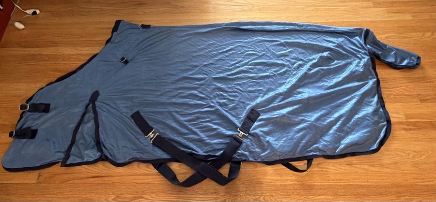 HORZE Fly Sheet - Detachable Neck, Size 81 - Amazing condition! 
