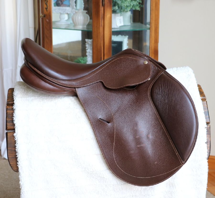 17.5" Collegiate Convertible Diploma Saddle