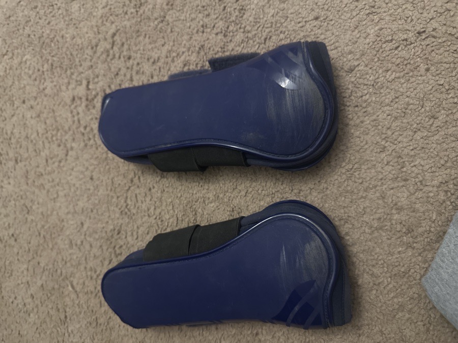 Large front jumping boots 