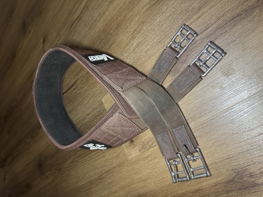  Professional's Choice SMx VenTECH™ English Girth. Size 50