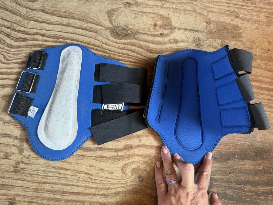 medium splint boots