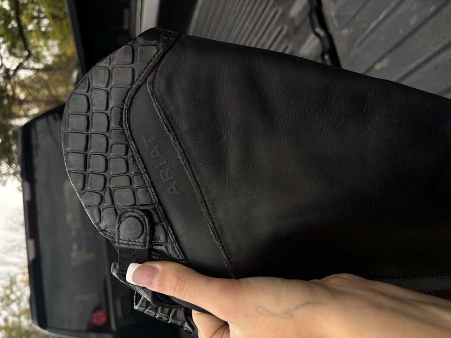 ARIAT Boots 8