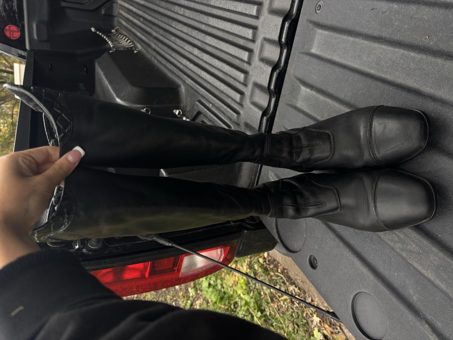 ARIAT Boots 8