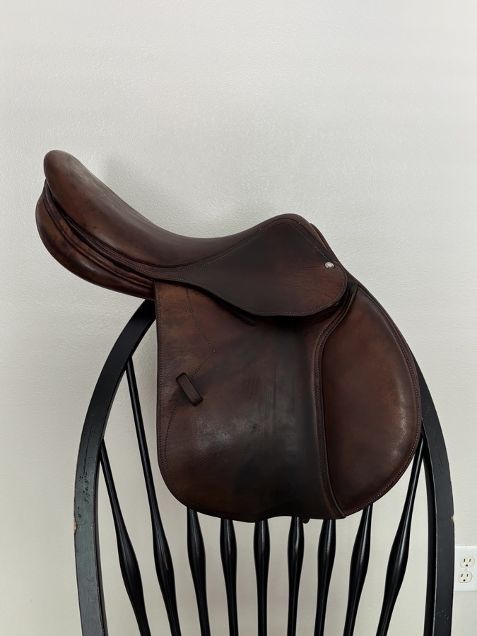 16.5 Devoucoux Saddle