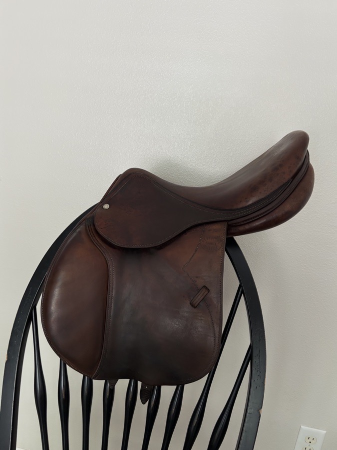 16.5 Devoucoux Saddle
