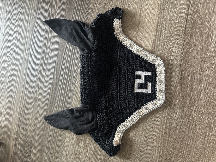 Full frilly fillies custom bonnet 