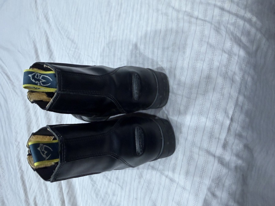 Big kid paddock Boots size 5
