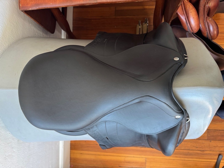 17” Arion Atlas Dressage Saddle - 2024 - AO Wide Tree - 2C - NEW