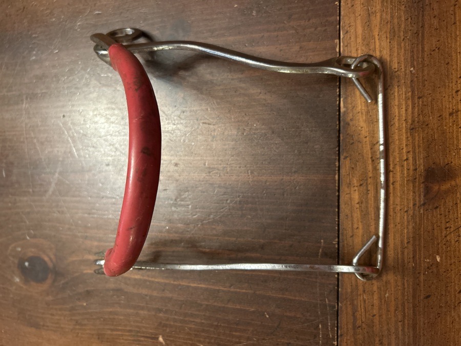 Hackamore with gum-rubber covered chain noseband