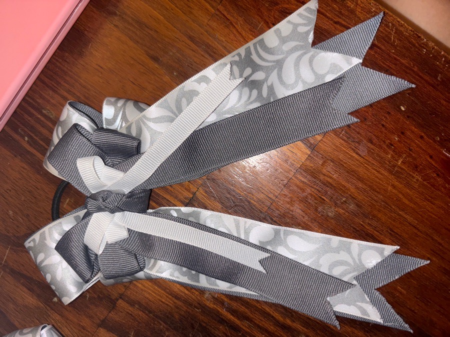 Children’s show bows