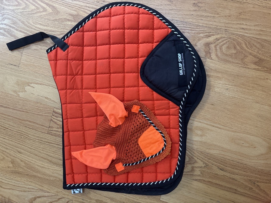 Gallop shop saddlepad + ear bonnet set