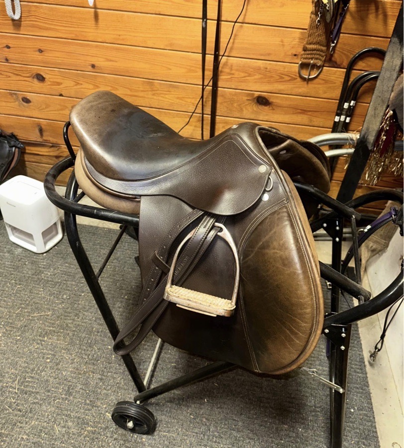 DOVER SADDLERY | 16.5" | 4.25" Tree Size | 2010