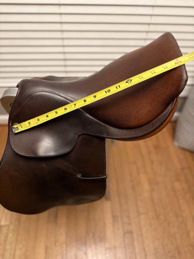 Crosby Close Contact Saddle 16-16.5”