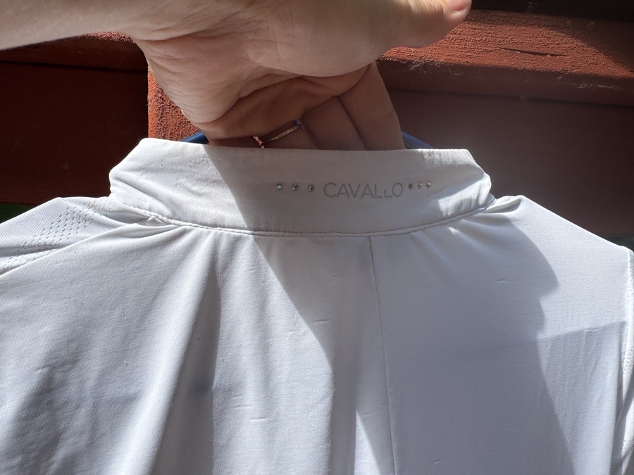 Woman’s white Show T-Shirt 🤍 ✨