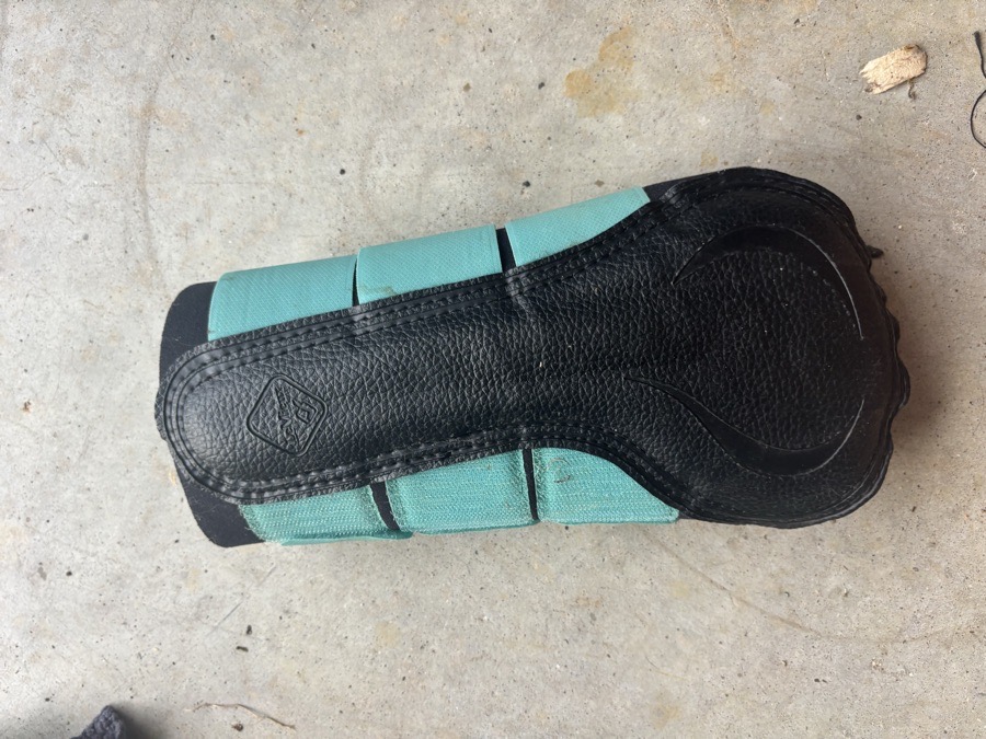 Lemieux large azure boots