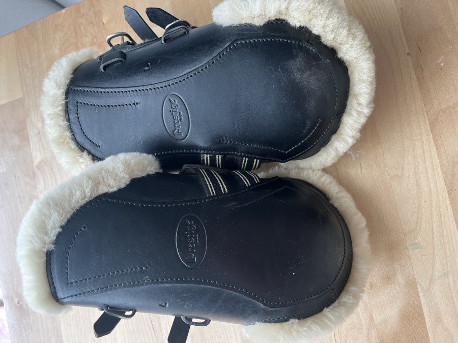 Prestige Italia Sheepskin Lined Hind Boots 