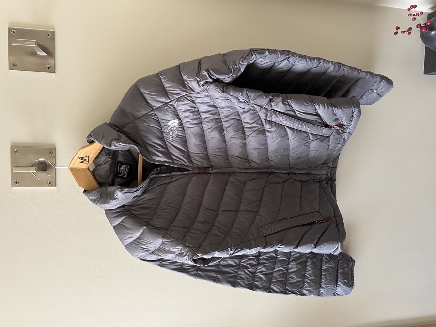 The North Face Summit Series 800 Gray Light Down Jacket - Size Medium