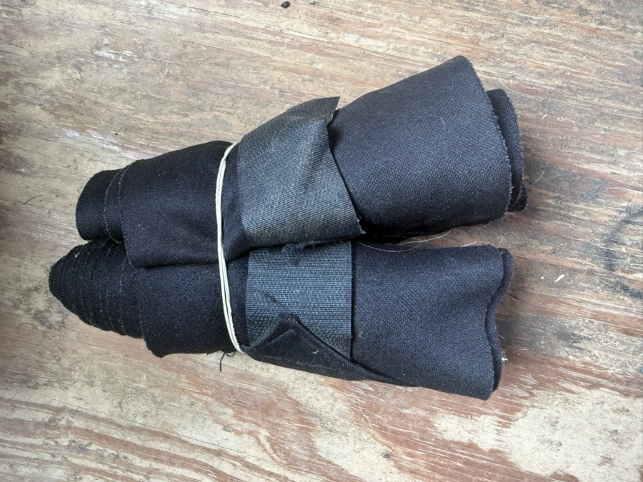 Black Standing Wraps