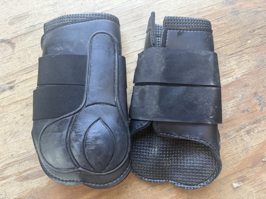 galloping boots