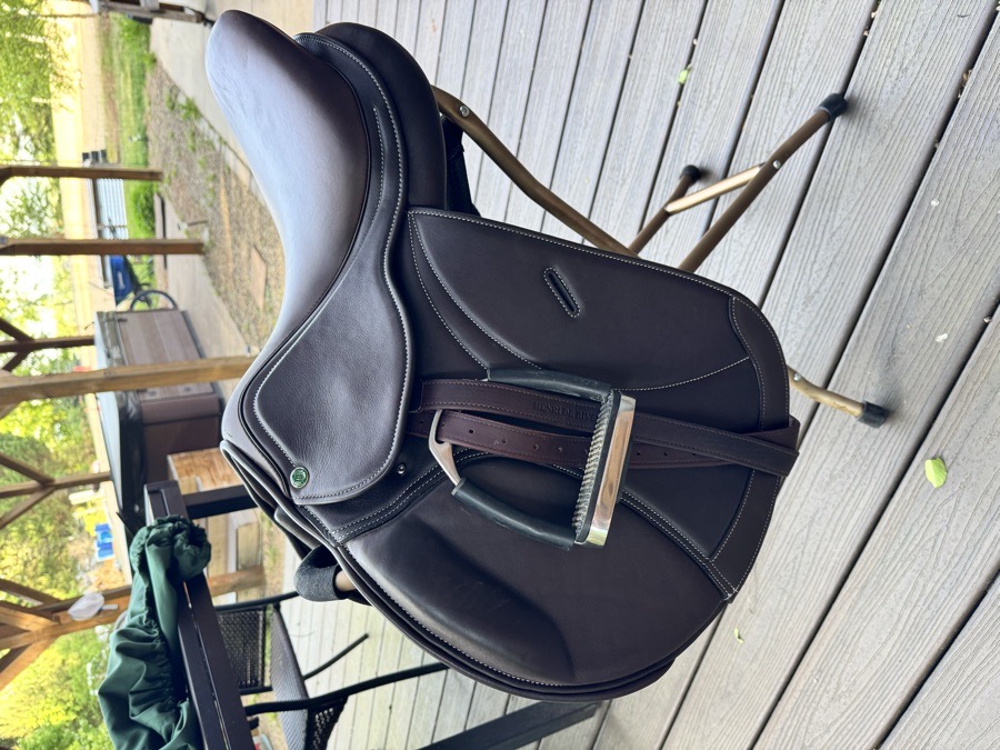 HDR - HENRI DE RIVEL EQUIPE CLOSE CONTACT SADDLE | 16.5" SEAT  | 2025