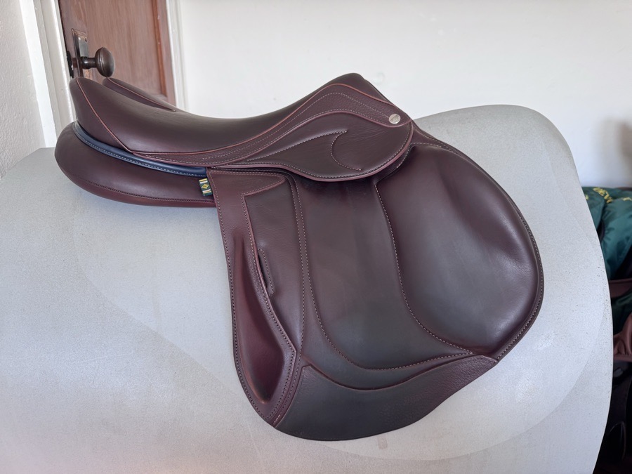 17.5” 2023 Devoucoux Enara Saddle - 2A - Full Buffalo!