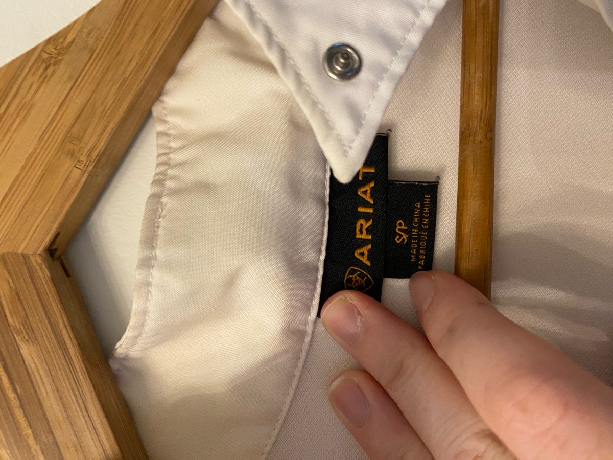 Women’s Size Small Ariat Shirt - White