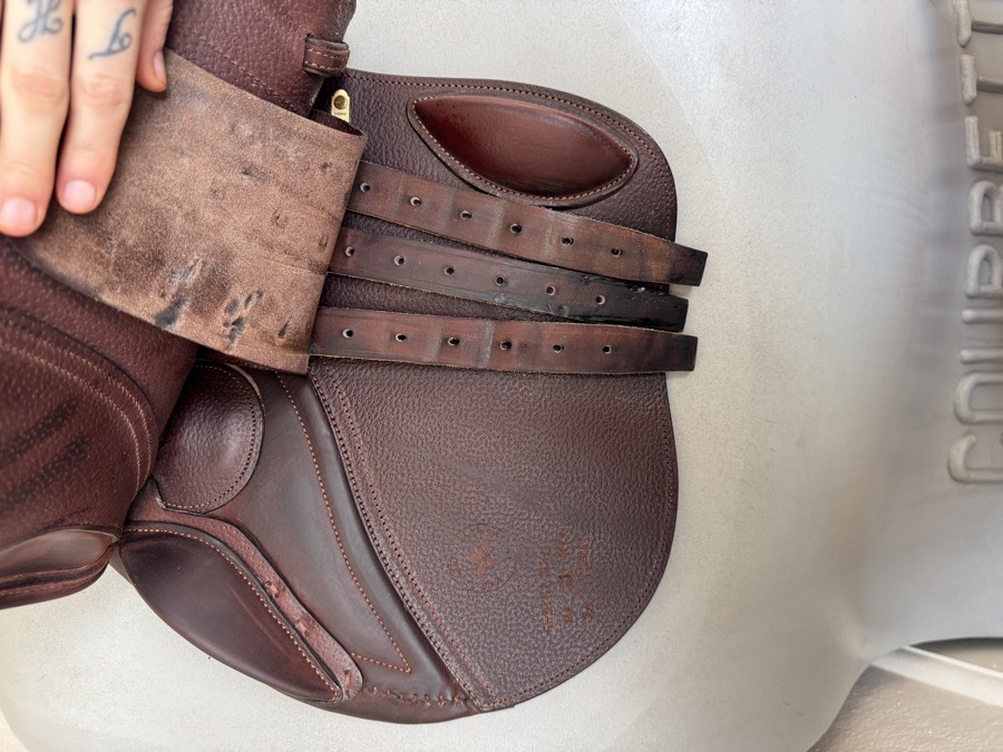17.5” 2024 CWD SE39 Hunter Mademoiselle 2Gs Saddle - 3CH - Full Buffalo