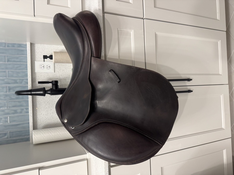 Bates 17.5 Close Contact CAIR Saddle 