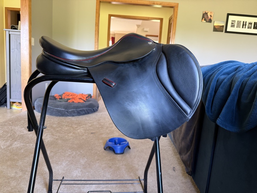 IDEAL TECHNICAL AND TRADITIONAL SADDLE | 17.5" | Adjustable Gullet | 2024