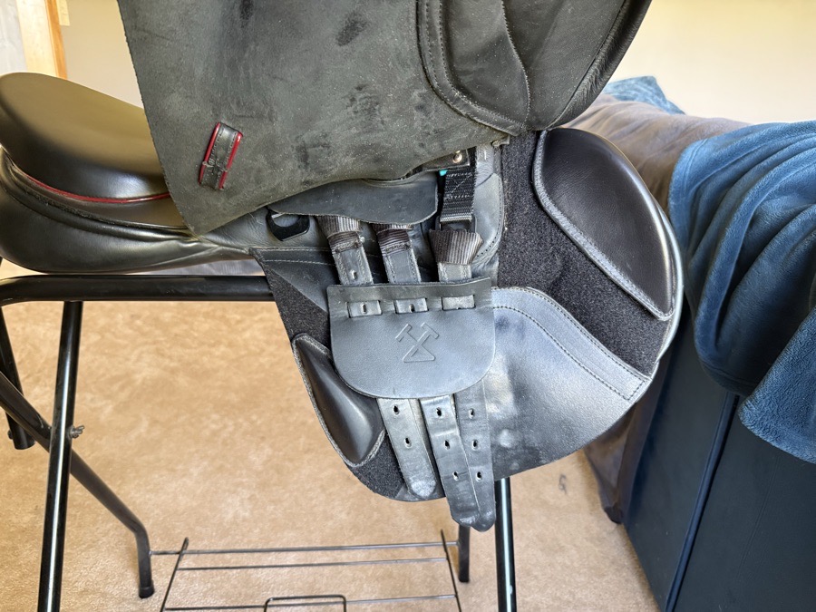 IDEAL TECHNICAL AND TRADITIONAL SADDLE | 17.5" | Adjustable Gullet | 2024