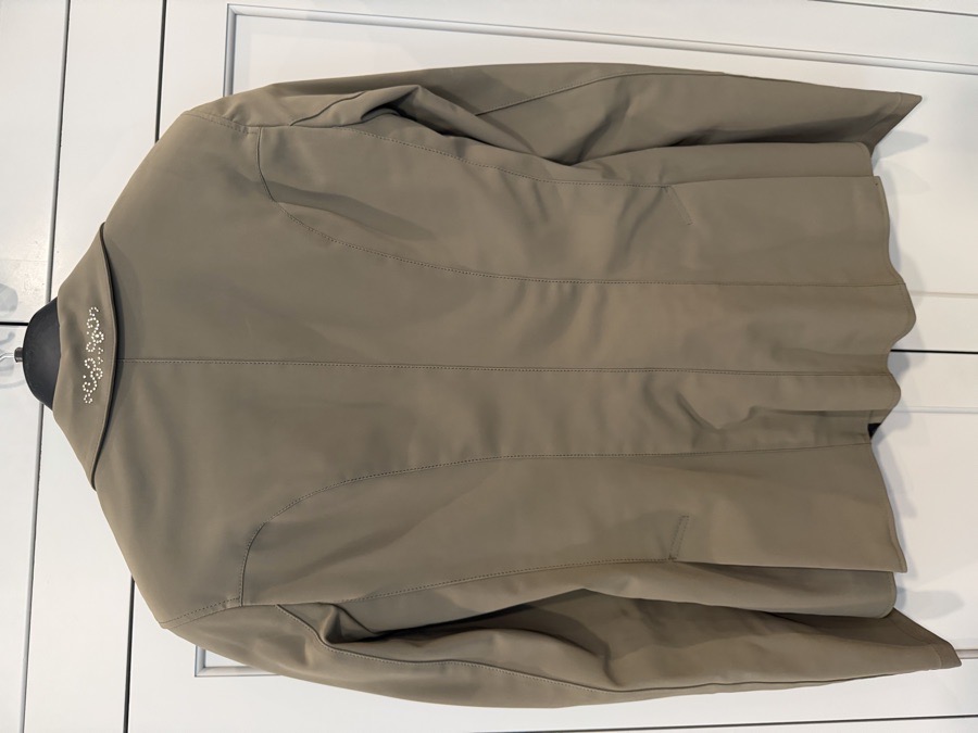 PIKEUR Show Outfit